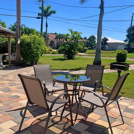 2 Bed Cottage With Pool, Close To Beach! Bbq Grills & Patio 포트 마이어스 외부 사진