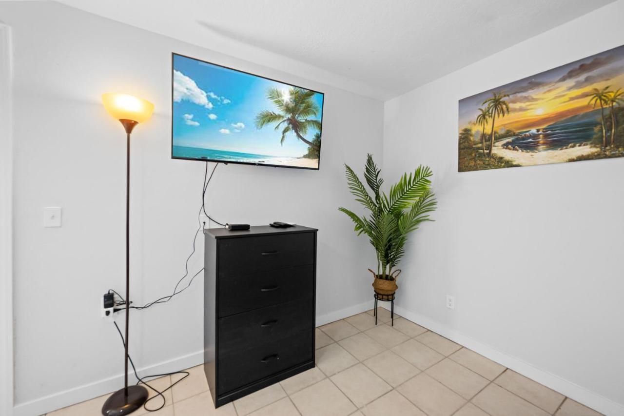 2 Bed Cottage With Pool, Close To Beach! Bbq Grills & Patio 포트 마이어스 외부 사진